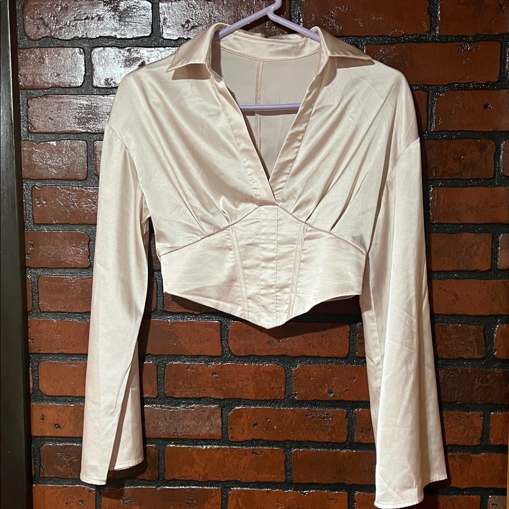 Cider sexy silky cream v-neck crop top with bell sleeves and 1/4 zip back sz XS